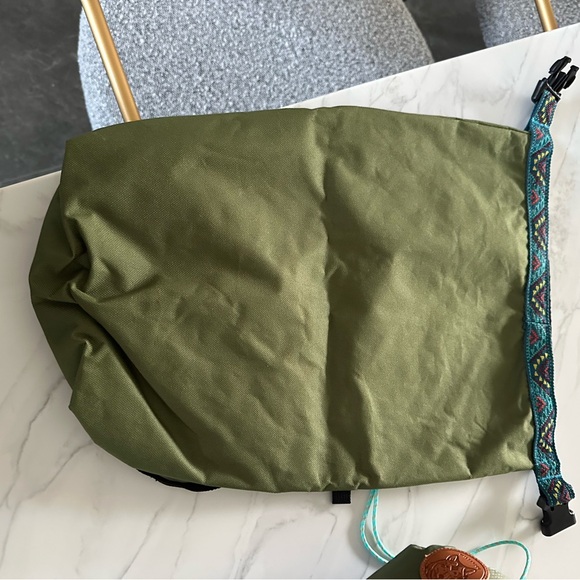 Wilderdog Kibble Bag and Sleeping Bag in Olive - Picture 3 of 9